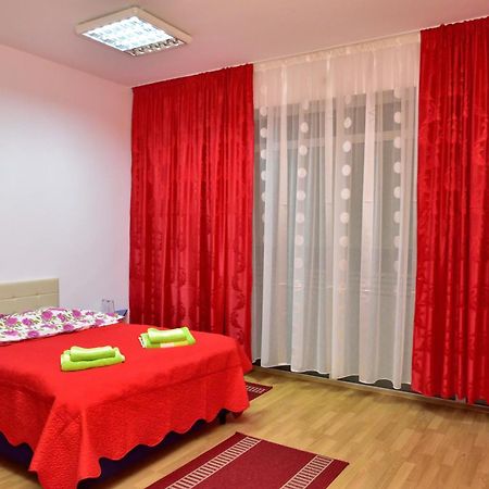 Pensiunea La Safari Târgu Neamț Eksteriør billede