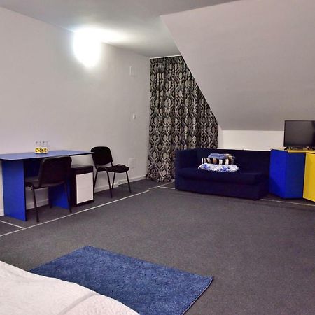 Pensiunea La Safari Târgu Neamț Eksteriør billede