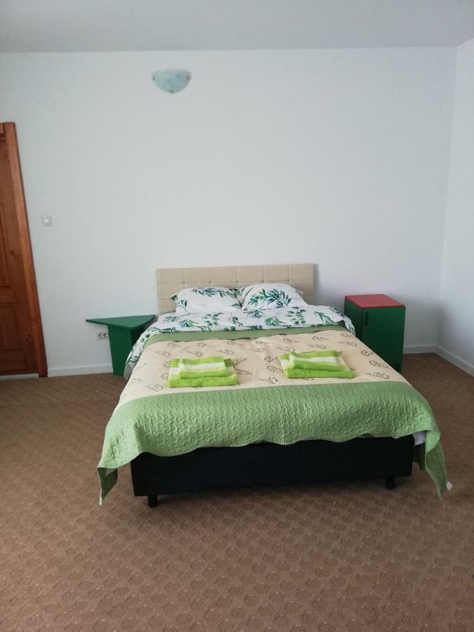 Pensiunea La Safari Târgu Neamț Eksteriør billede