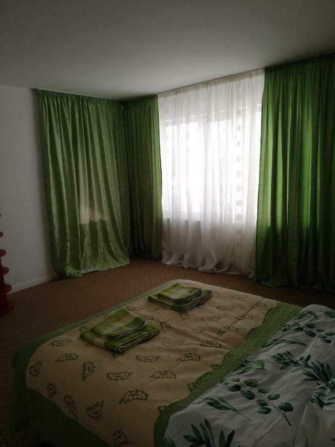 Pensiunea La Safari Târgu Neamț Eksteriør billede
