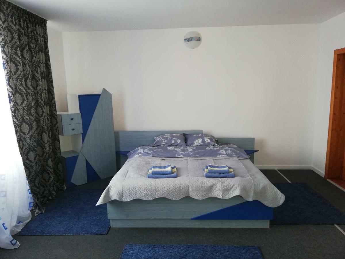 Pensiunea La Safari Târgu Neamț Eksteriør billede