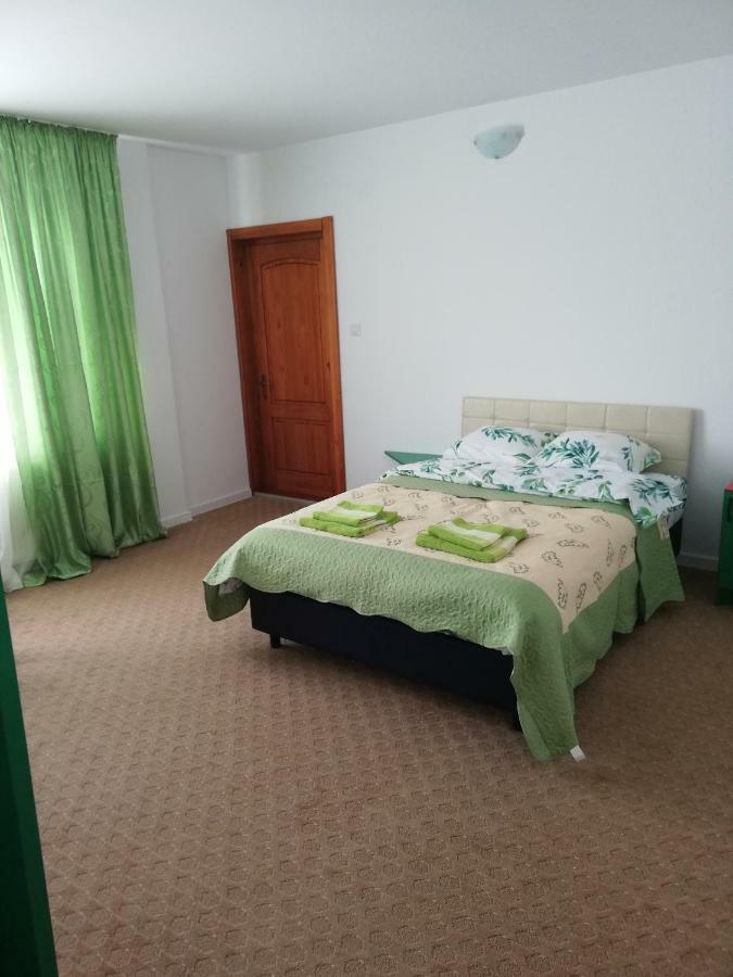 Pensiunea La Safari Târgu Neamț Eksteriør billede