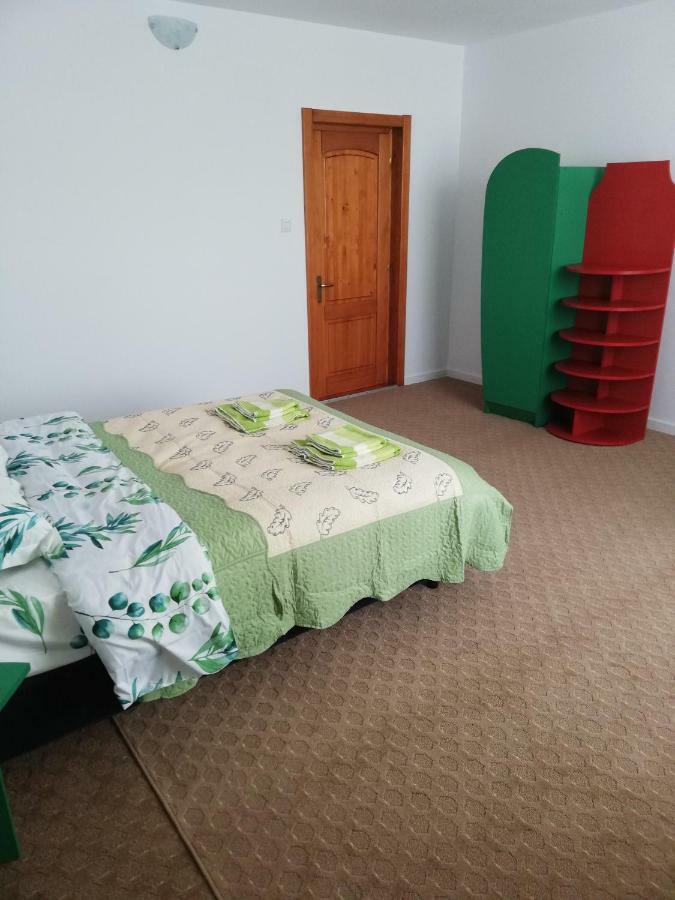 Pensiunea La Safari Târgu Neamț Eksteriør billede