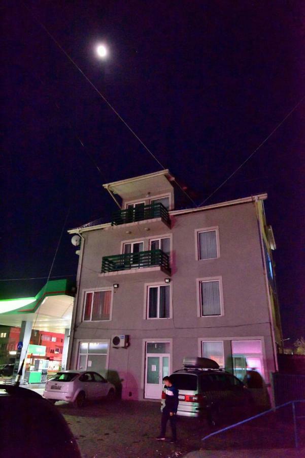 Pensiunea La Safari Târgu Neamț Eksteriør billede