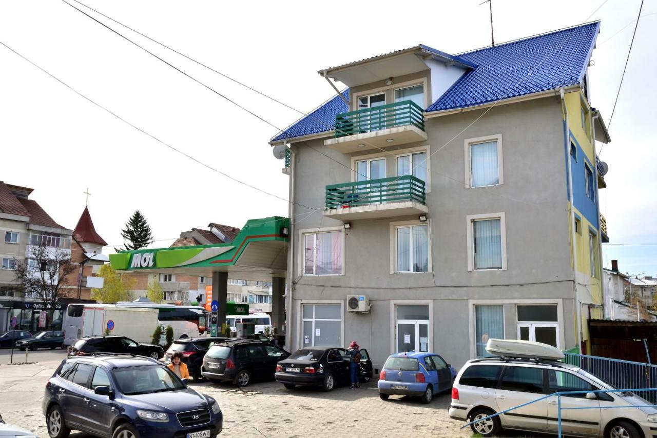 Pensiunea La Safari Târgu Neamț Eksteriør billede