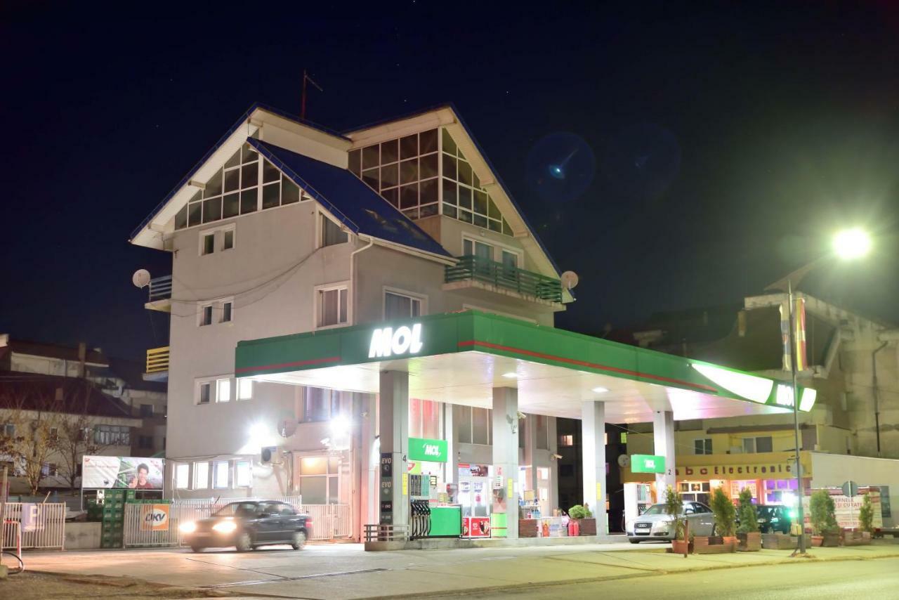 Pensiunea La Safari Târgu Neamț Eksteriør billede